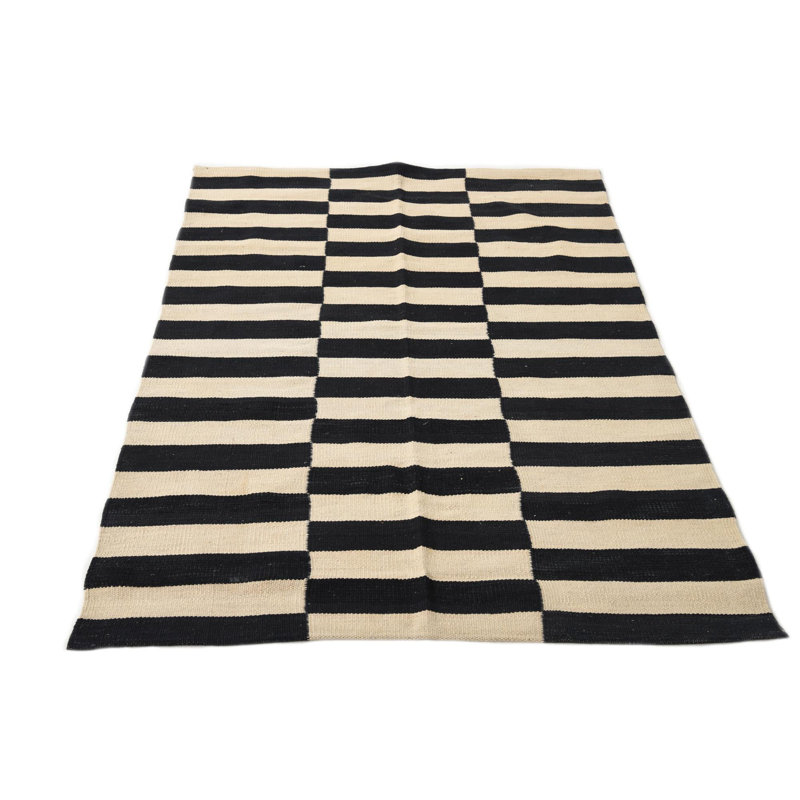Tapis noir et blanc Ohlson