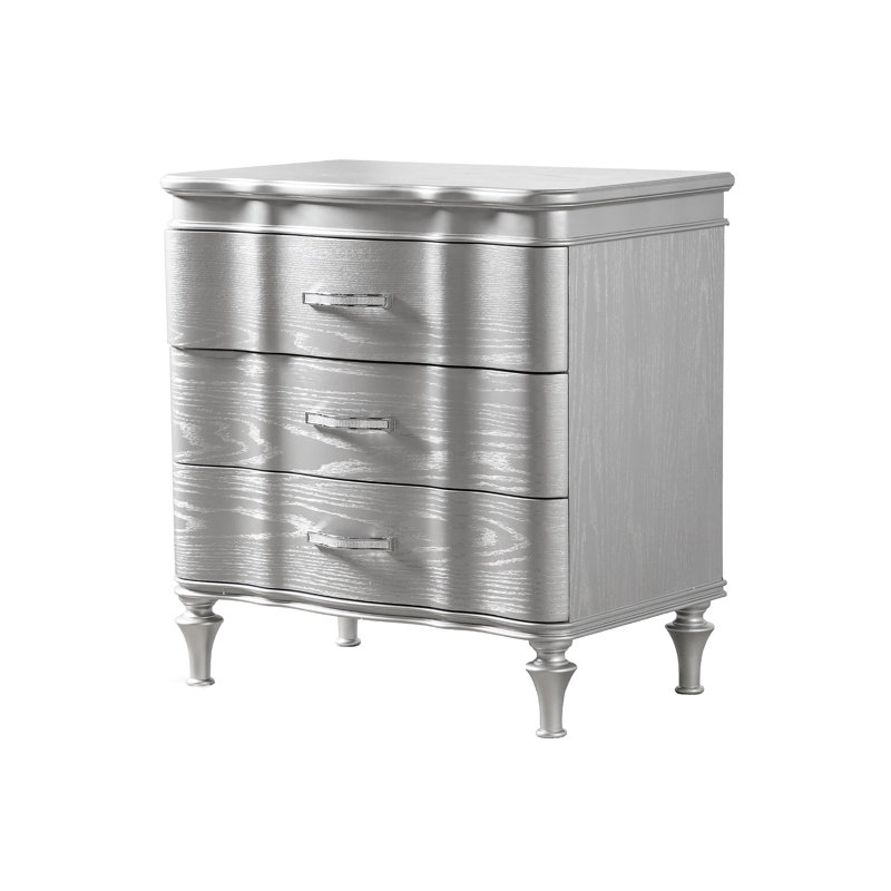 Table de chevet Eleena, 3 tiroirs, argent, poignées en métal 28 po, Argent/chrome
