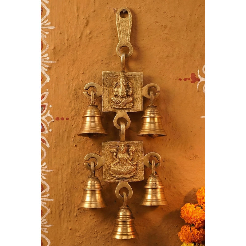 Décoration murale en laiton avec clochettes Ganesha et Lakshmi, H 9 po, décor de temple fait à la main pour vestibule et salle de puja
