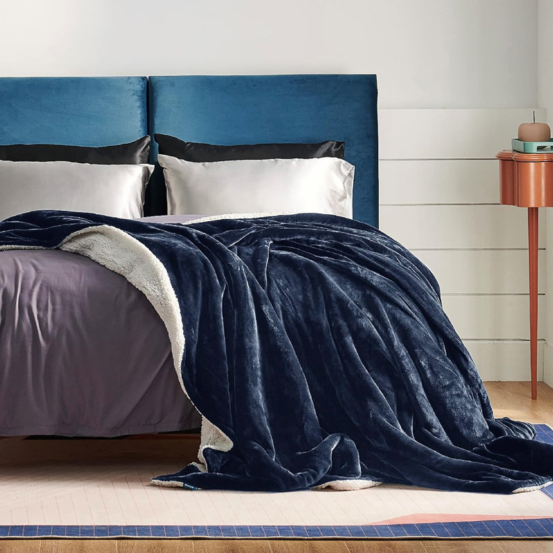 Bedsure Sherpa Fleece Blankets for Bed - Thick and Warm, Queen, Gray