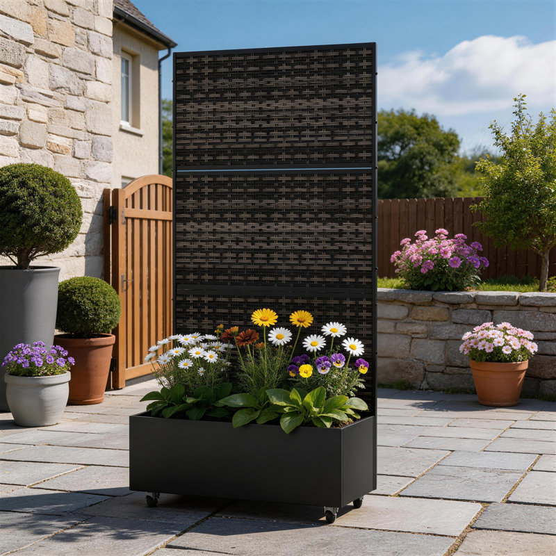 Boîte à fleurs en rotin avec treillis et roues Oren, H 70,8 po x l 35,5 po x P 15,7 po, Black