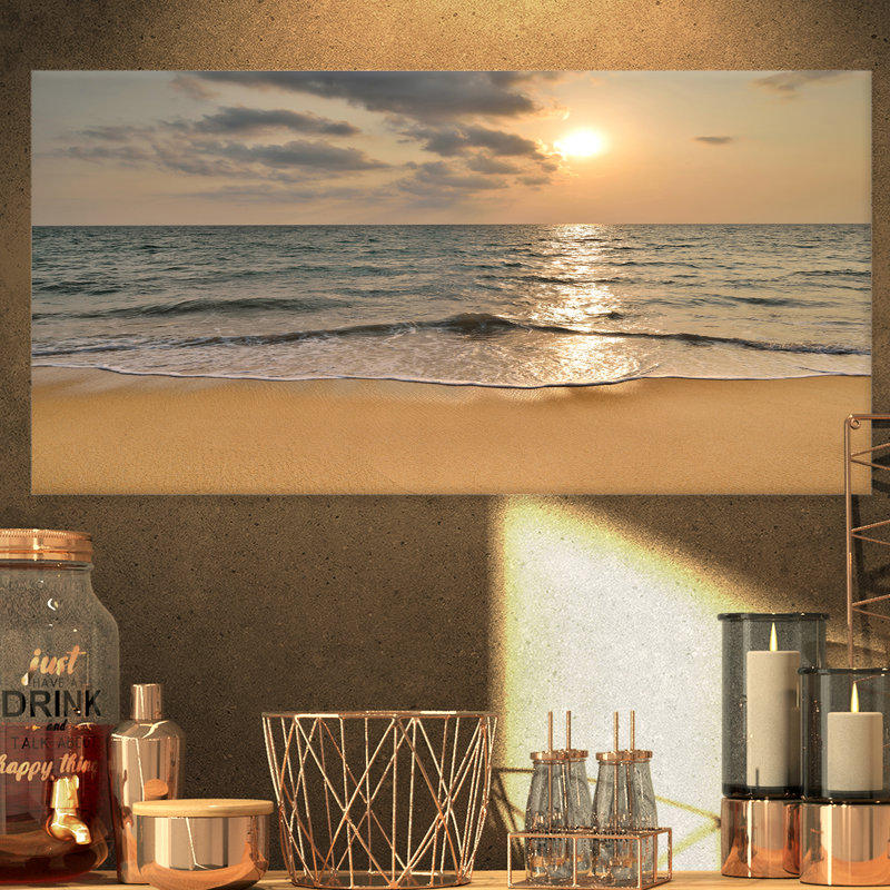 «Dark Tropical Sand Beach at Sunset», photographie, H 30 po x l 40 po x P 1,5 po, Toile avec cadre flottant
