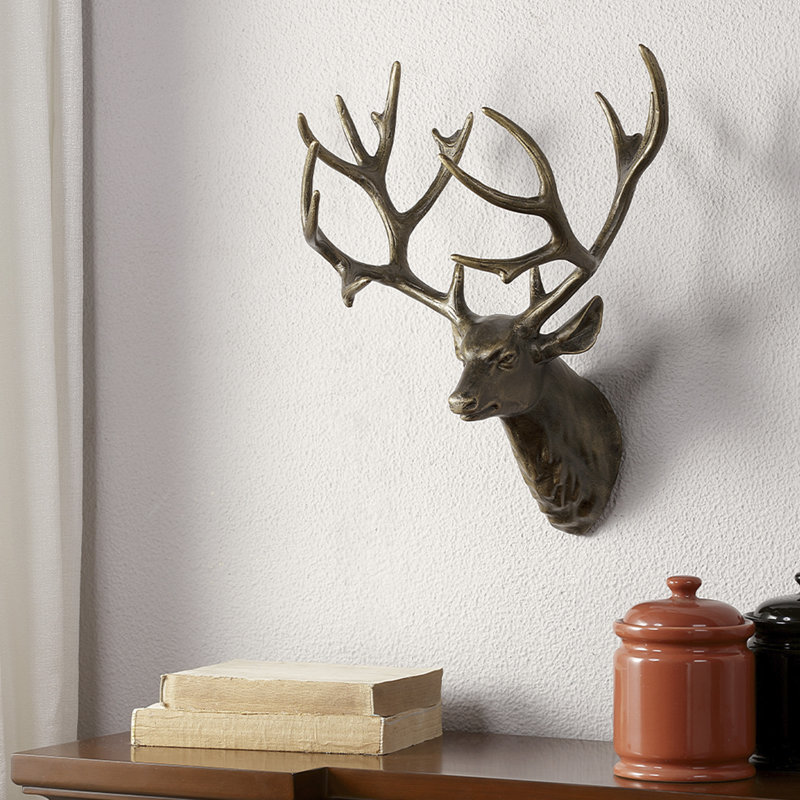 Noble Deer Head Wall Decor
