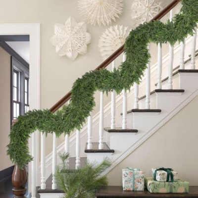 2 pièces guirlande de Noël épaisse de 6 pi avec 168 branches de cèdre, guirlande de cèdre vert pour décorations de Noël, guirlande de verdure artificielle pour table, manteau de cheminée, mur, intérieur, extérieur