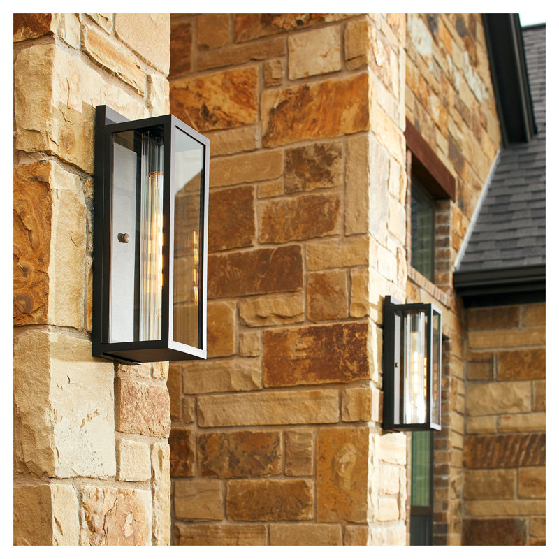 Lanterne murale d'extérieur noire Nayem, H 18,75 po x l 5,88 po x P 6,88 po