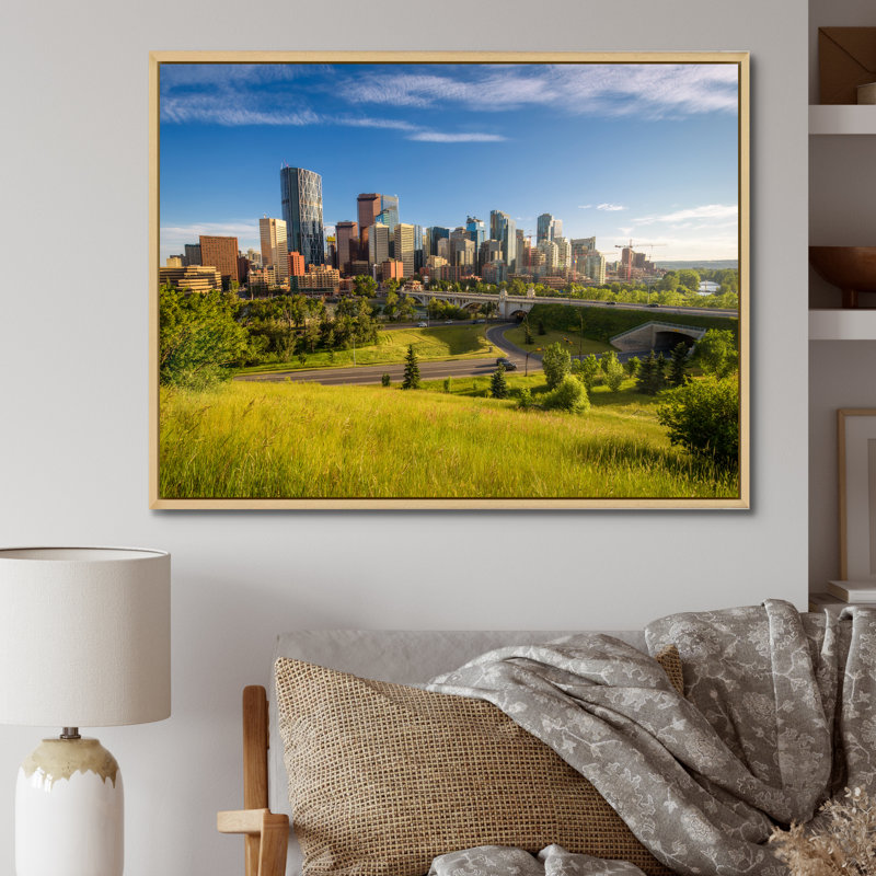 Skyline Calgary At Sunrise - art mural canadien sur toile, H 34 po x l 44 po x P 1,5 po, Cadre naturel flottant