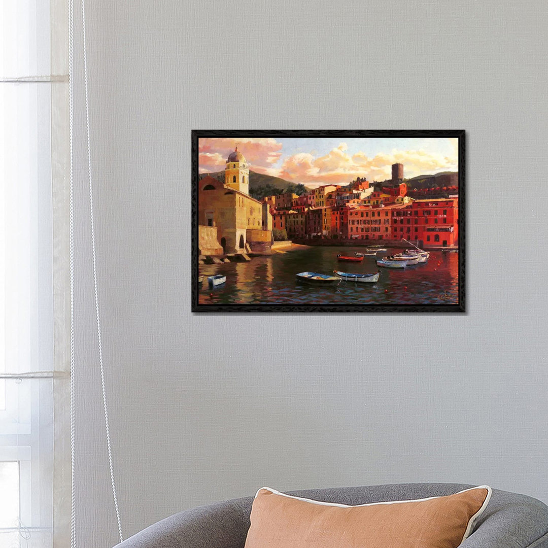 Vernazza Harbor II von Christopher Clark - Galerie-verpackte Leinwand Giclée auf Leinwand