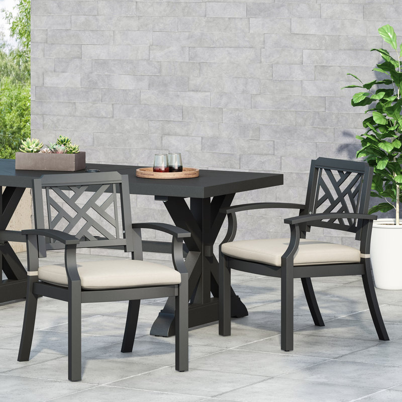 Chaise de patio avec coussin