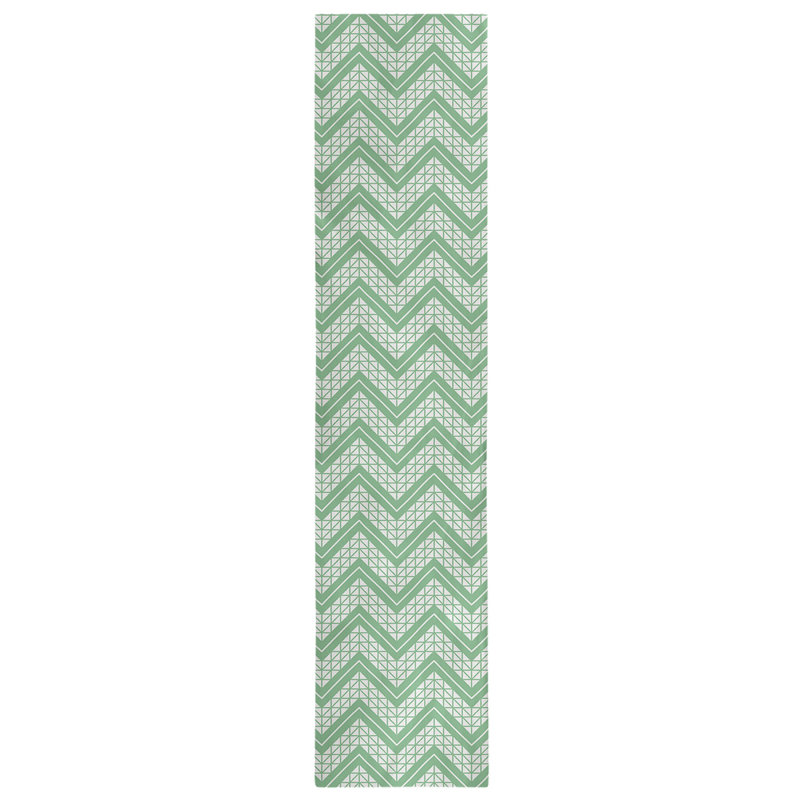 Chemin de table à chevrons à la main classic Stephenie, 16 po x 90 po, Vert forêt