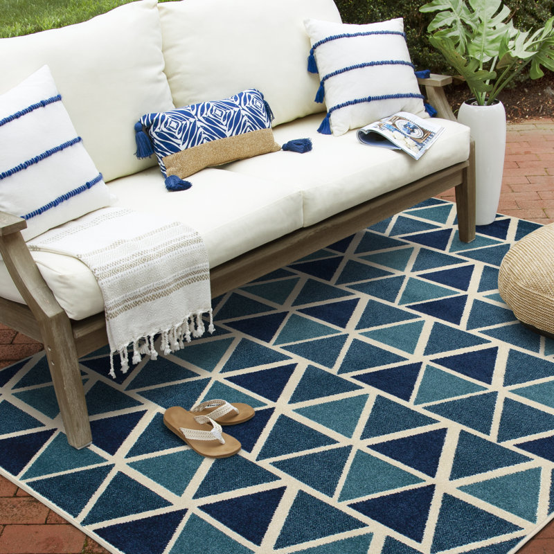 Quechee Floral Indoor / Outdoor Rug, Rectangle 6'7" x 9'6"