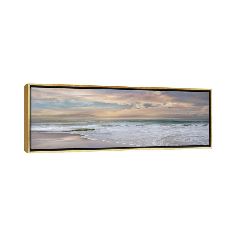 « Soft Twilight » par Mike Calascibetta-impression d’art graphique, H 16 po x l 48 po x 1,5 po, Toile encadrée d'or