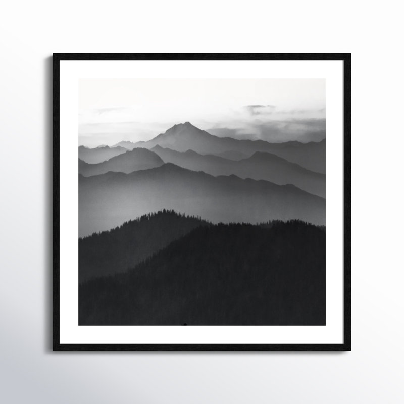 Cascades par Danita Delimont - reproduction de photo encadrée, H 32 po x l 32 po x P 0,75 po, Cadre noir