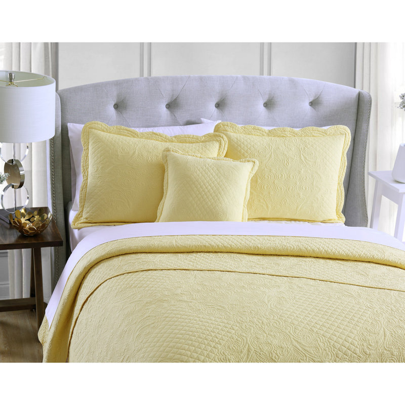 Yellow Twin Cotton Scalloped Quilt Set with Shams