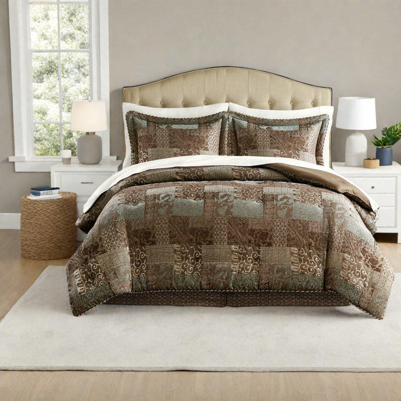 Luxurious Red Chenille Jacquard Bedding Sets, Durable Polyester Comforter For Cal King Size Bed