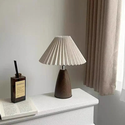 Pleated Ceramic Table Lamp - Retro LED Light for Stylish Home Décor