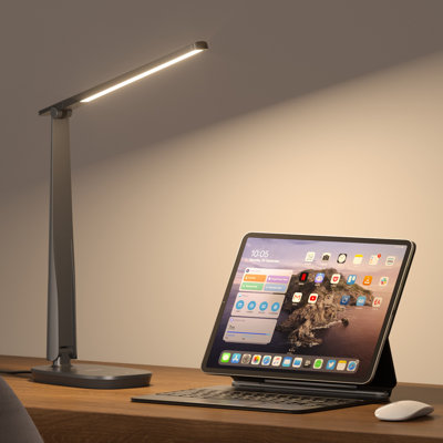 Lampe de bureau à DEL Honeywell avec commande tactile, 4 modes de couleur, ports de recharge USB A / C et bras réglable
