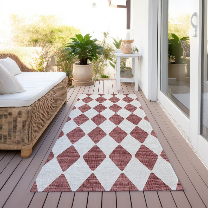 Loreen Washable Geometric Indoor / Outdoor Rug, Runner 2'3" x 7'6"