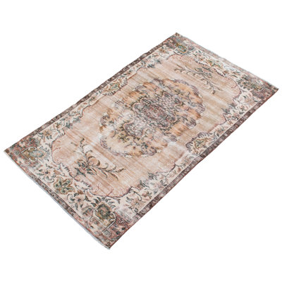 Tapis beige Prestan Vintage 4 pi 2 po x 7 pi 0 po