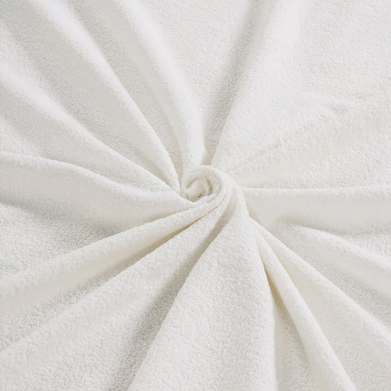 Structure de lit de tête de lit crème avec éclairage doux et structure stable pour une chambre à coucher confortable