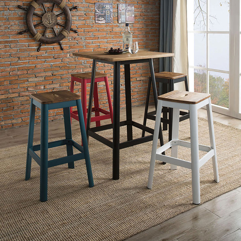 Chaise de bar rouge avec siège naturel et pieds robustes en métal pour le décor des sièges de chambre à coucher, Rouge