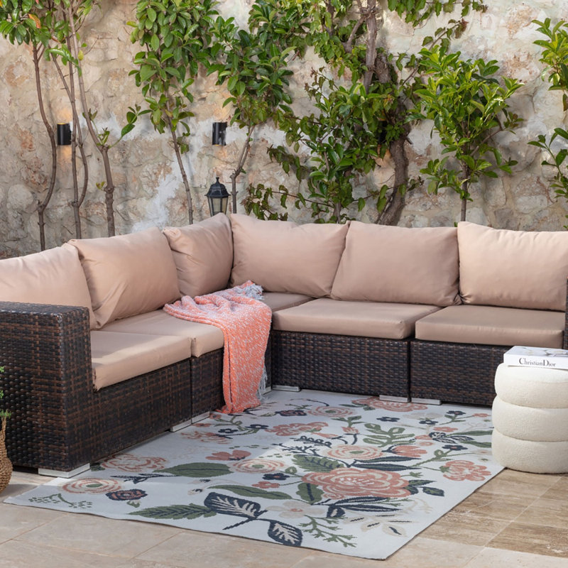 Beyanka Floral Machine Tufted Area Rug, Rectangle 160 x 213 cm