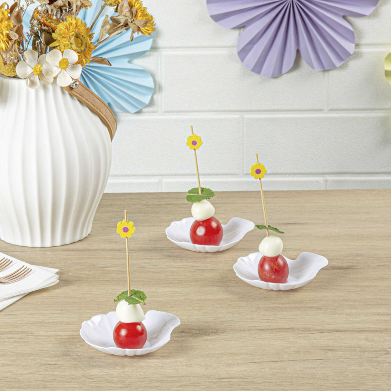 Restaurantware-3.3 Inch Shell Appetizer Plate, 100 Disposable Plastic Appetizer Plate - Sturdy, Shell-Shaped, Black Plastic Cocktail Plates, Perfect For Serving Amuse Bouche And Hors D'oeuvres