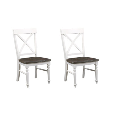 2 chaises brunes et blanches