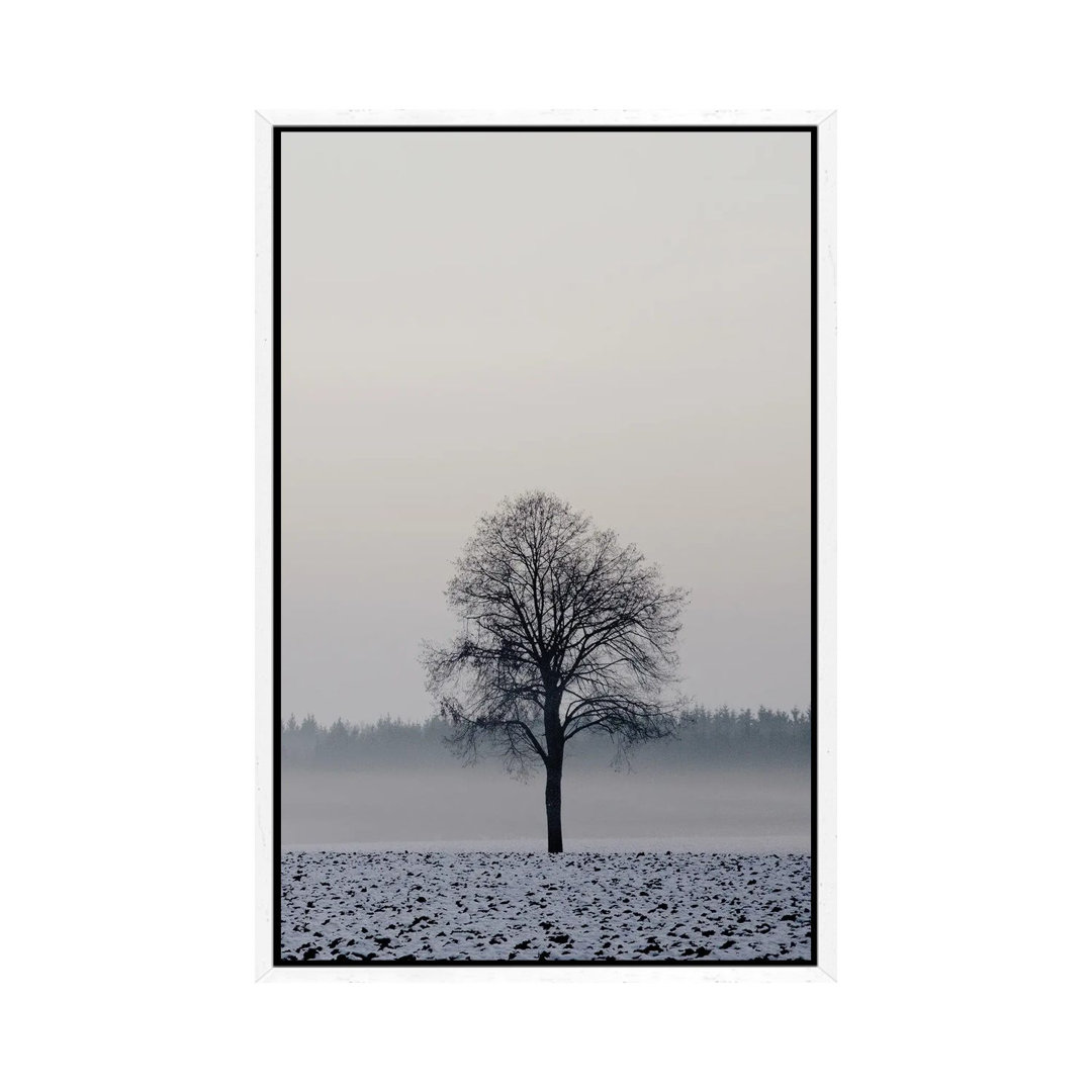 Winterbaum von Lena Weisbek - Galerie-verpackte Leinwand Giclée auf Leinwand