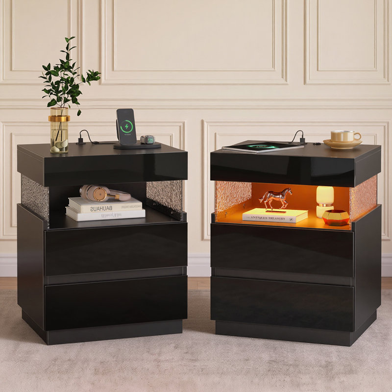 Table de chevet moderne et glamour au fini laqué brillant avec station de recharge, lumière DEL, tablette ouverte et 2 tiroirs