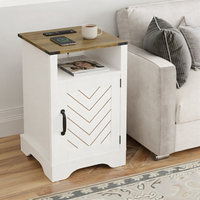Table de chevet de ferme avec station de charge et rangement, table de chevet en bois rustique avec ports USB et prises de courant alternatif pour la chambre à coucher ou le salon