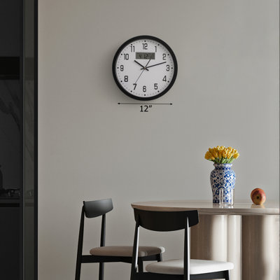 Horloge murale de 12 pouces Ebern Designs, analogique et numérique sans tic-tac avec affichage de la température à piles, fonctionnement silencieux, heure et date réglables - parfaite pour la salle de classe, la chambre de bureau et le bureau, noir