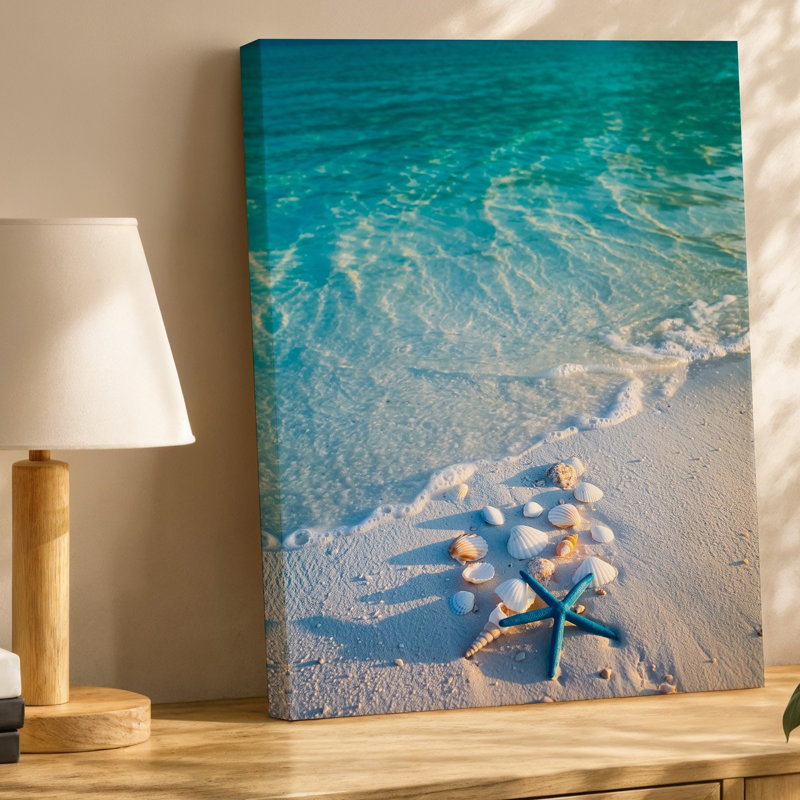 Toile, une scène de plage sereine capturée à midi avec un doux art mural, "Rivage où l'eau turquoise transparente rencontre le sable blanc doux"