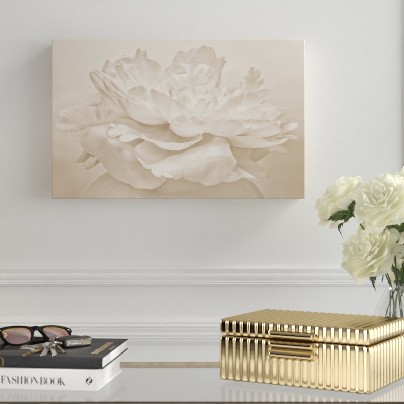 « white pivoine », reproduction de photo sur toile tendue, H 22 po x l 32 po x P 2 po