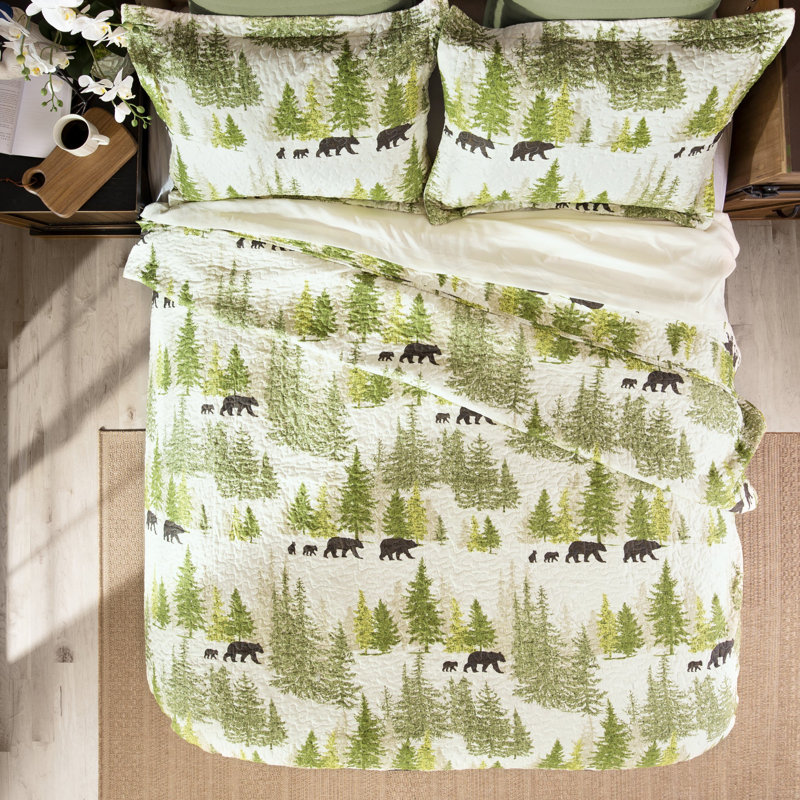 King Pine Wilderness Microfiber Quilt Set with Bear Print