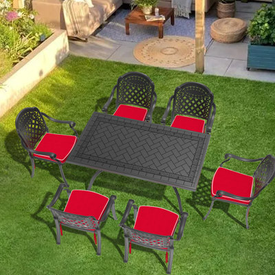 Ensemble de 7 meubles de jardin en fonte d'aluminium avec structure noire et coussins d'assise rouges, motifs rayés, revêtement, dossier confortable, empilable, tissu résistant aux intempéries, patins antibruit pour l'extérieur