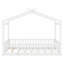 Structure de lit en bois en forme de maison avec clôture-986972305