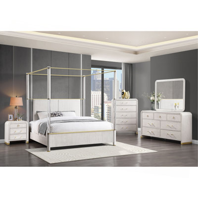 Malco Queen Oak Four Post Bed