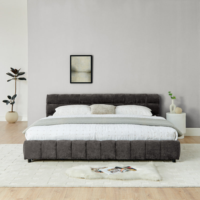 Très grand lit tapissier, cadre de lit rembourré confortable, tissu chenille, avec tête de lit et cadre de lit solide. Avec tiroir pour le rangement (88,5 po x 85,5 po x 31 po)