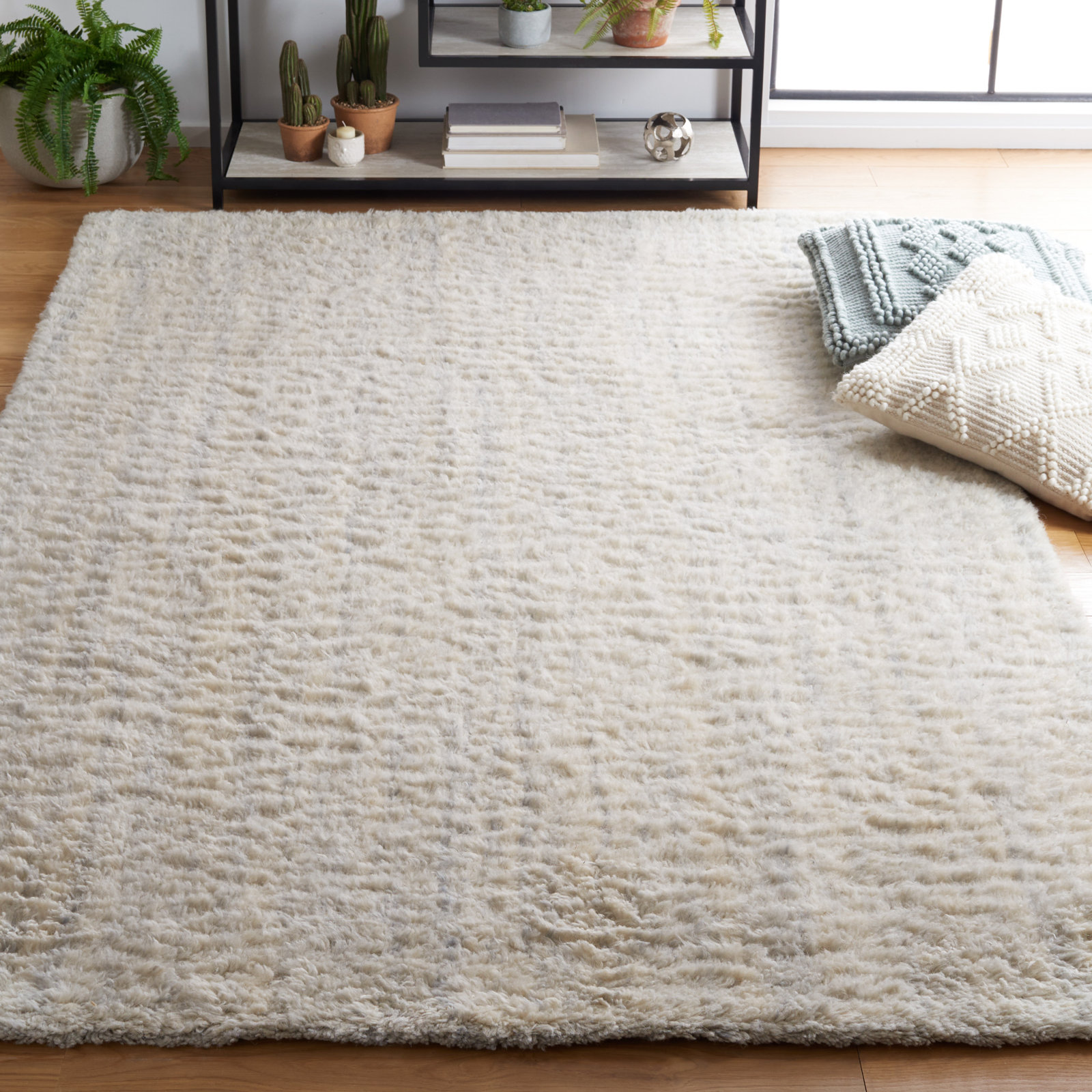 Silver Ivory Hand-Woven Rug, Rectangle 4' x 6'