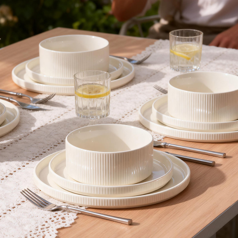 Service de table en porcelaine 12 pièces, blanc laiteux, Blanc laiteux