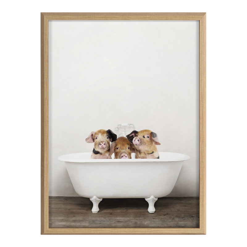 Trois petits cochons dans une baignoire rétro par Amy Peterson, art mural en verre encadré, Naturel