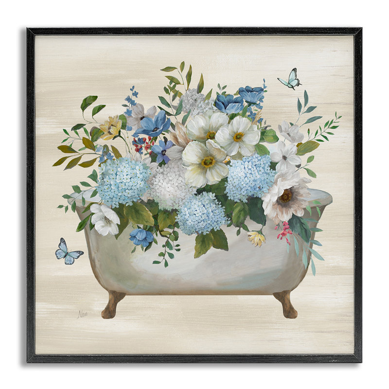 «Full Hydrangea Bathaign», estampe numérique par Nan, Estampe numérique Farmhouse, H 24 po x l 24 po
