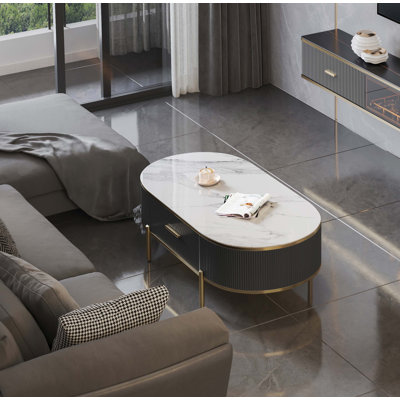Table basse à 4 pieds avec rangement