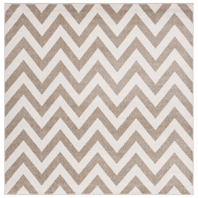 Falstaff Performance Chevron Rug