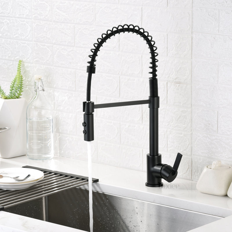 Pull Down Single Handle Kitchen Faucet, Matte Black