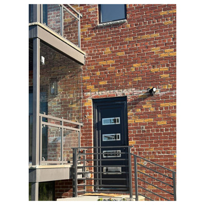 Porte d'entrée extérieure prémontée en PVC-U métal-plastique Manux 8113, noir mat, avec imposte latérale, pour bureaux, commerces et habitations. Convient également pour le patio et le garage. Dimensions : 50 x 80 pouces (L 36 + 14 x H 80 pouces). Ouverture à gauche vers l'intérieur.