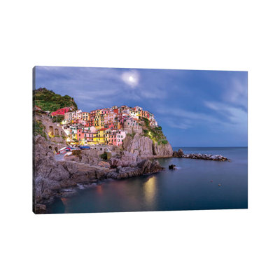 Italie, Manarola. «Sunset on Town» par Jaynes Gallery - Photographie sur toile tendue