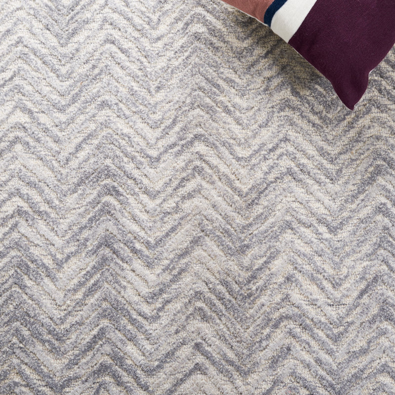 Jaylean Hand Tufted Wool/Cotton Chevron Rug in Silver, Rectangle 5' x 8'