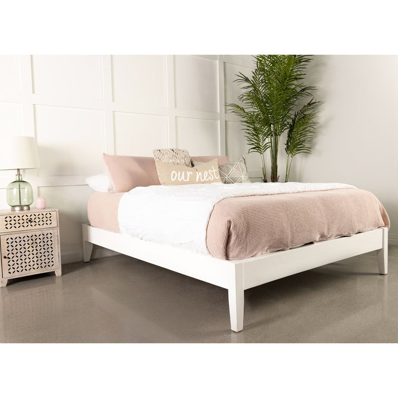 Lit plateforme très grand blanc avec hévéa et pin, sans sommier, lit universel pré-percé, style moderne, support à lattes pour matelas