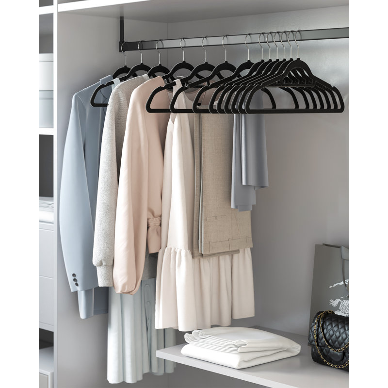 Aladrian Non-Slip Standard Hanger, Black